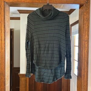 Free people blue & Green Cowl Neck long sleeve. High low style. Size small.